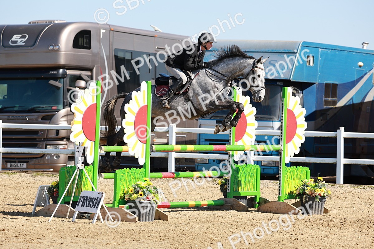 SBM_004615 - Class 17 - Senior Newcomers - 1.10m