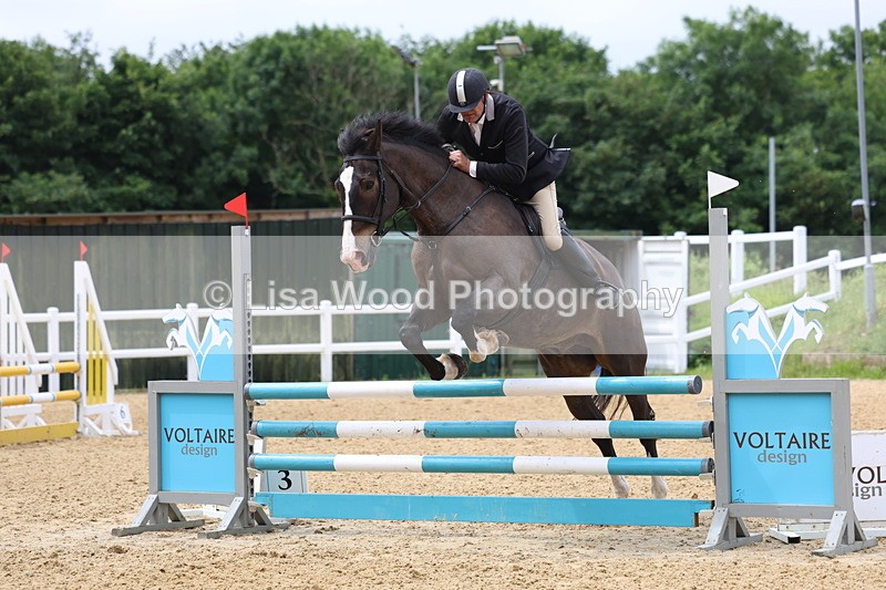 3E7A6382 - Class 4: Senior British Novice/90cm open