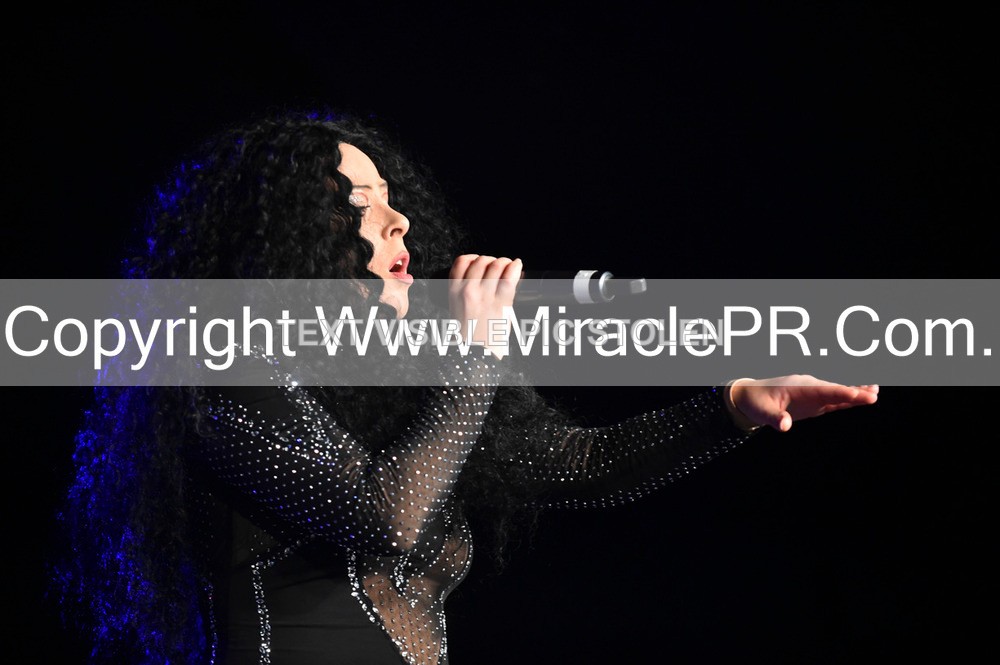 SH4_6369 - The Cher Experience