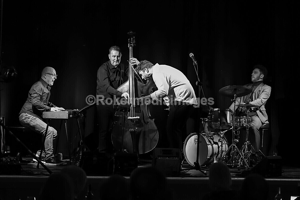 AMP  Ben-120 - AMP TRIO + Ben Holder