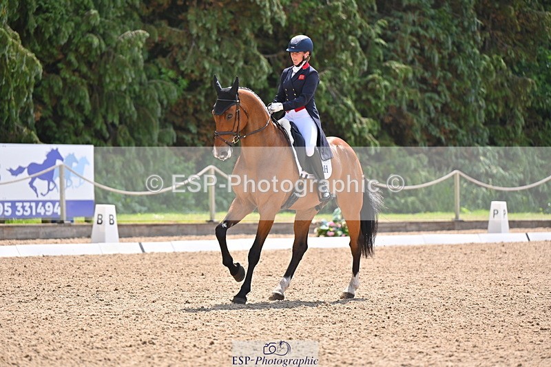 250523A-122804-06550 - D-468-Laura.Collett-LONDON.52