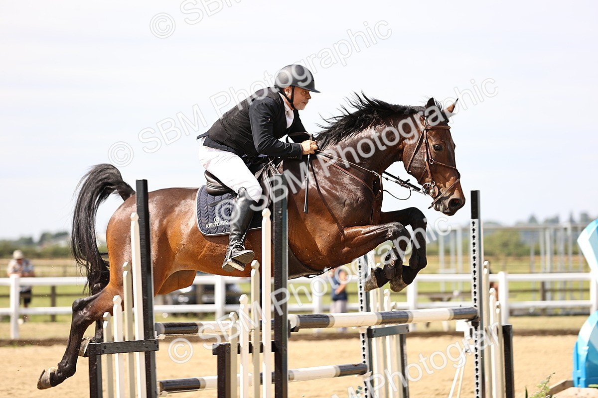 SBM_009648 - Class 8 - Senior Newcomers - 1.10  Open
