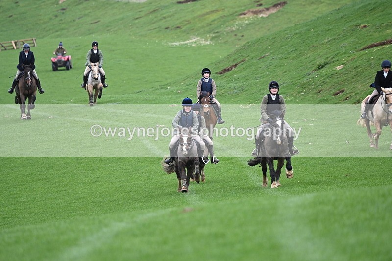 WJ6_9301 - Line Three