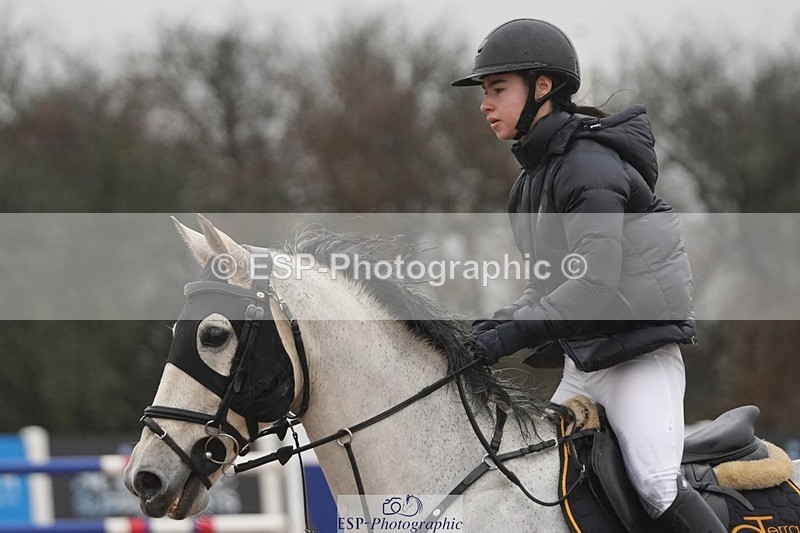 251207-121140-01995 - Cls 20 Snr Newcomers and 1.10m