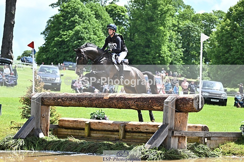 240526-122059-21949 - 401-PLOT_TWIST_B-Tom_Jackson