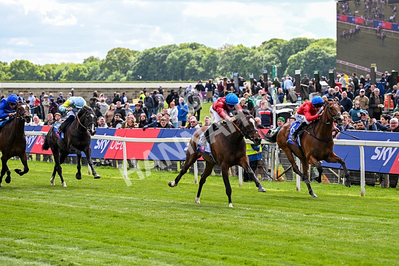 150526-Race 2-Lilt-7197 - Race 2 2.20pm Sky Bet Fillies' Stakes