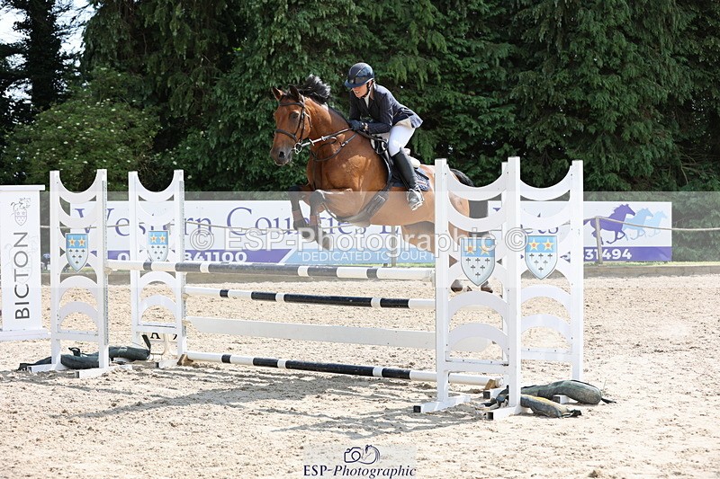 250614A-155142-08144 - Cls 30 1.05m Amateur Q and Open