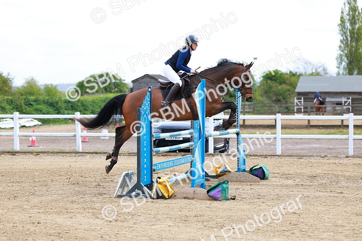 SBM_002267 - Class 10 - Senior Newcomers - 1.10m