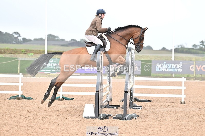 250827B-105804-00210 - Clear Round & Cls 1 Brit Nov 90cm