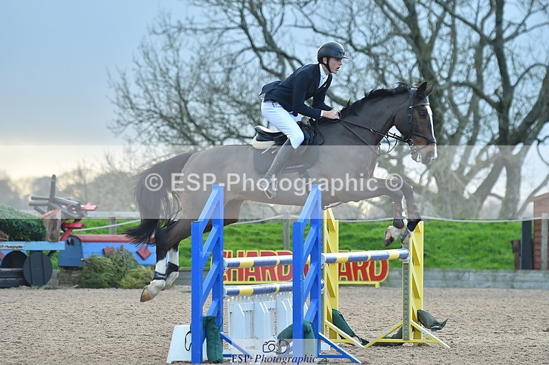 231119A-152232-06382 - Sun Cls 11-13 Children on Horses 90cm, 1m & 1.10m