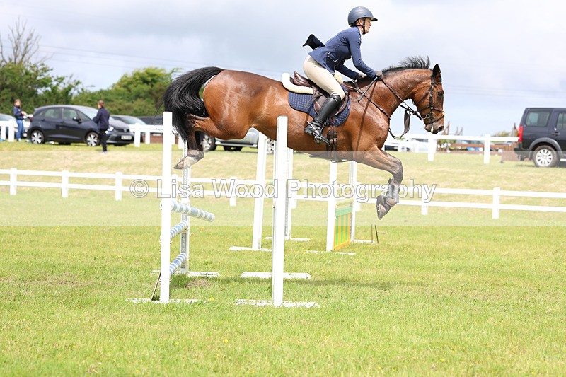 3E7A6901 - Class 11: Senior Newcomers/1.10 open