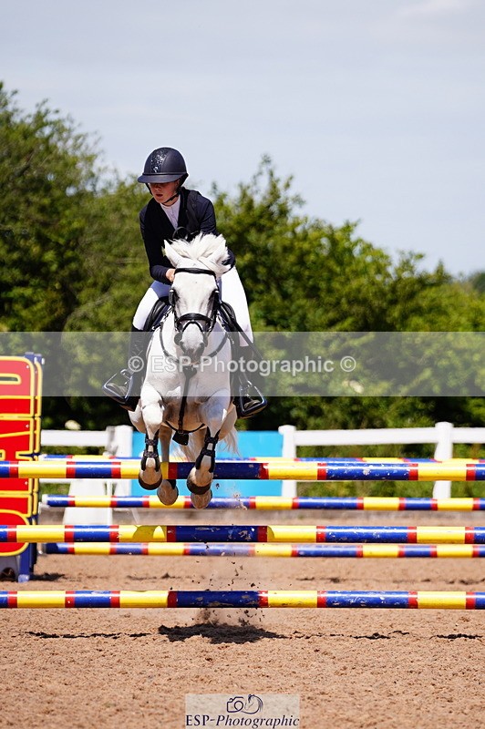 240629A-115714-05117 - Cls 18 Newcomers and 1m Open