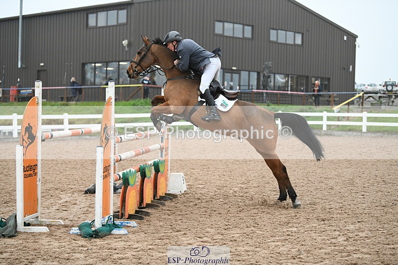 241103A-105928-07637 - SUN Cls 21 Snr Newcomers and 1.10m Open