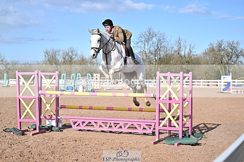 260204A-130216-00305 - Cls 4 Newcomers and 1.10m