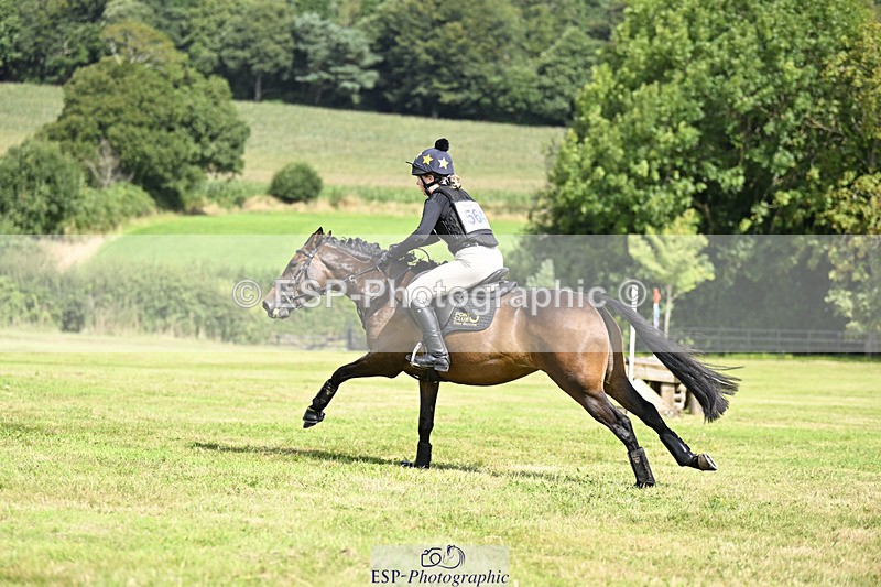 240825X-114033-32587 - 70cm XC 11.00 to 12.00