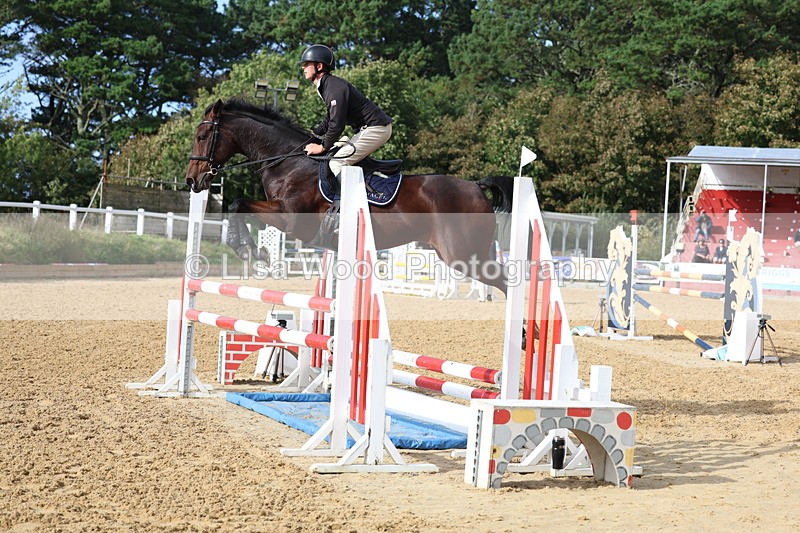 3E7A0609 - Class 13: Senior Newcomers/1.10m open