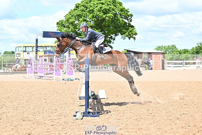 240608A-131013-02489 - Cls 4 Snr Newcomers and 1.10m Open