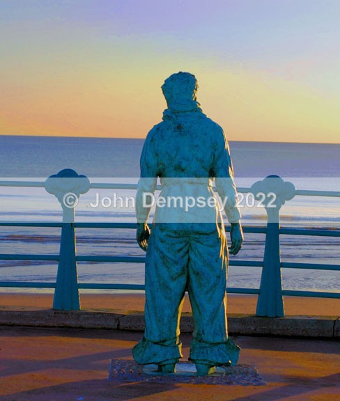 The Beach Mannie - Buildings and Statues in Montrose