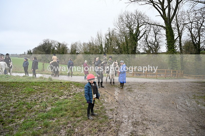 WJ7_9566 - Walk out..