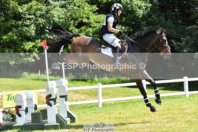 230528-112403-16443 - 407-KING_OF_THE_SWINGERS-Louise_Bradley-XC