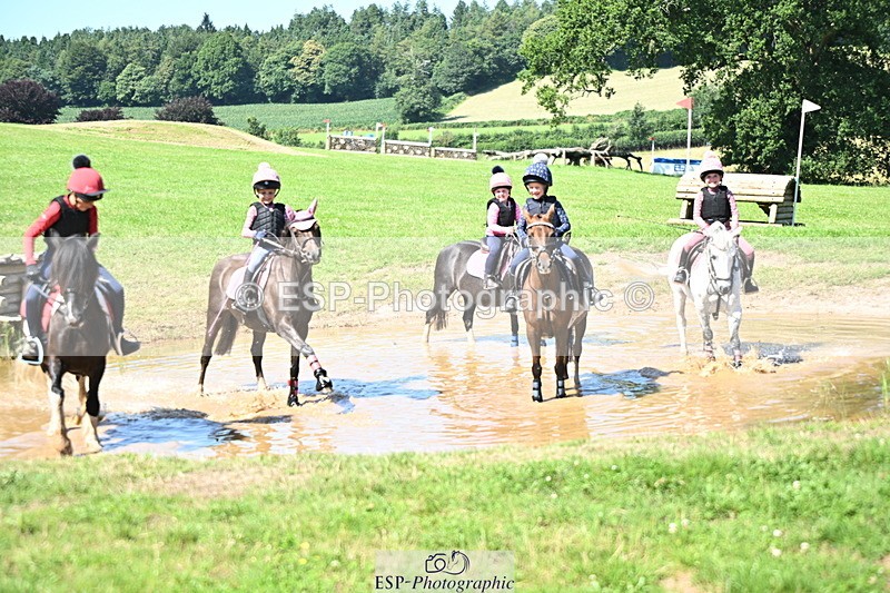 240729B-150424-03106 - Abbie's Group XC