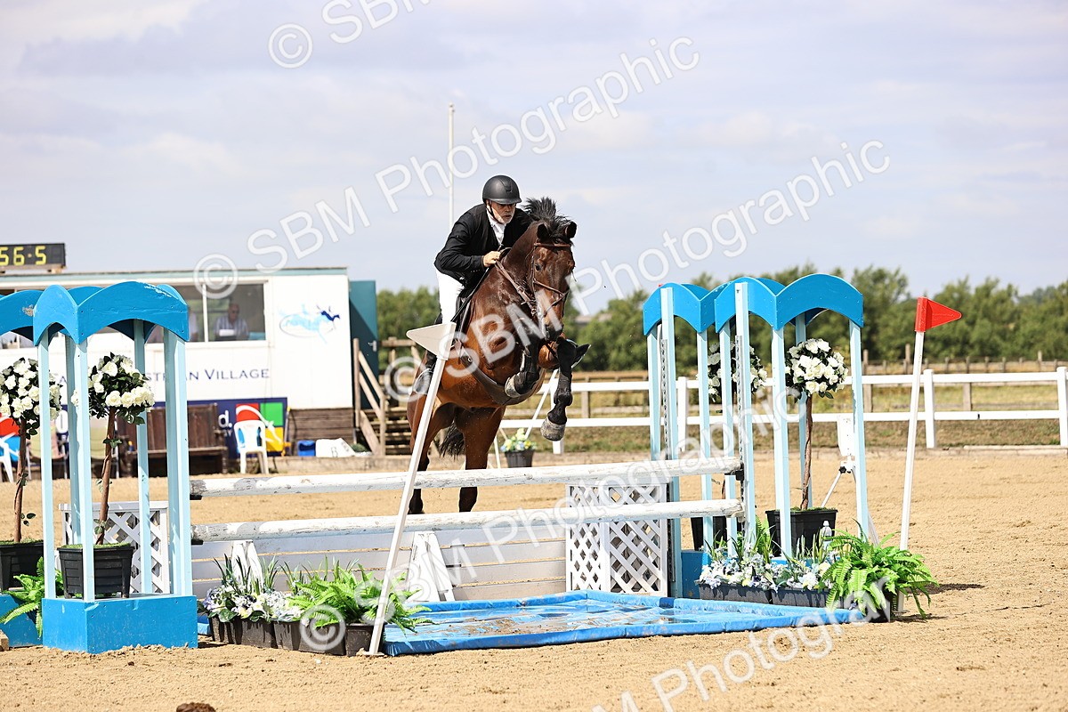 SBM_009650 - Class 8 - Senior Newcomers - 1.10  Open