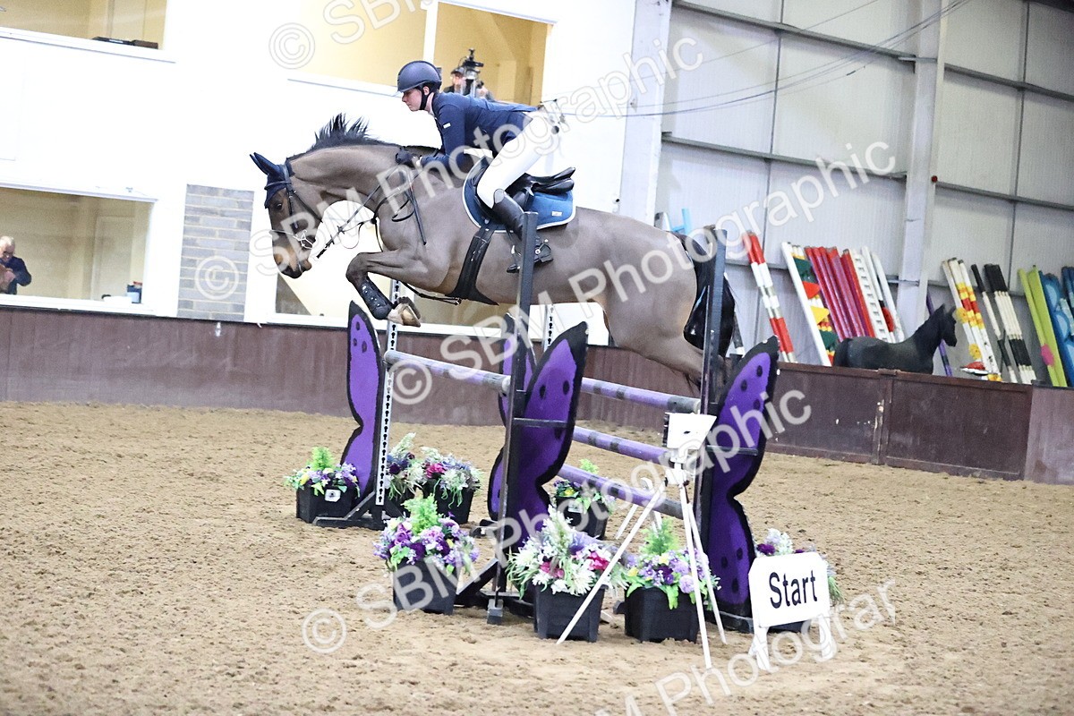 SBM_010140 - Class 25 - Equestrian Senior Foxhunter 1.20m
