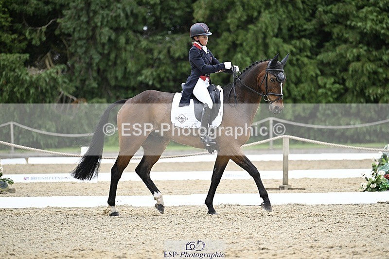 000101-204903-04229 - 409-MHS_SEVENTEEN-Rosalind_Canter