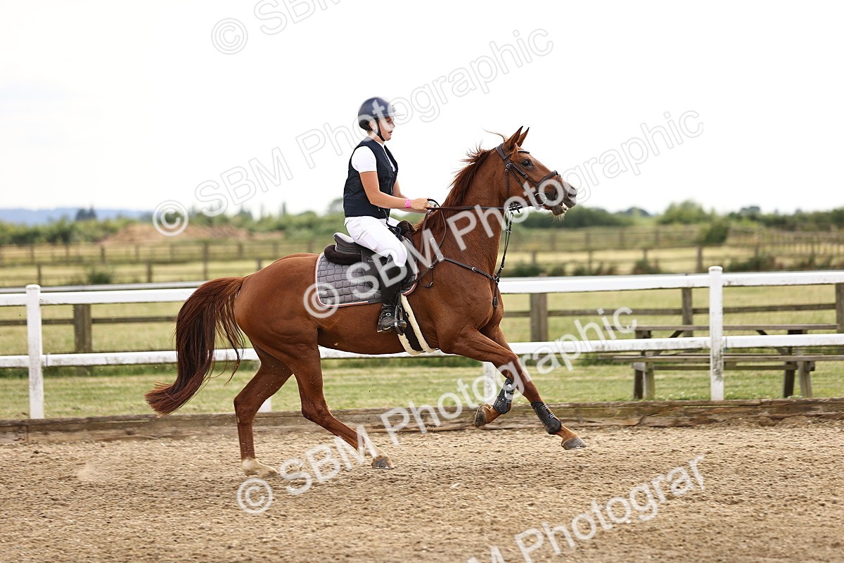 SBM_002304 - Class 18 - Ariat Senior British Novice- 90cm Open