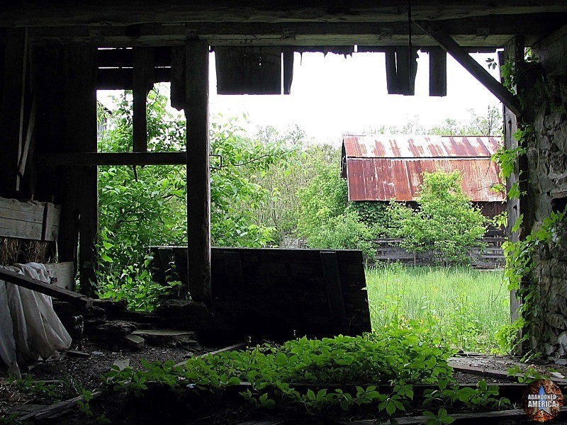 Abandoned carriage house - Matthew Christopher's Abandoned America