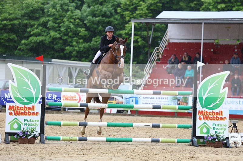 3E7A7556 - Class 9: Senior 1.30m open