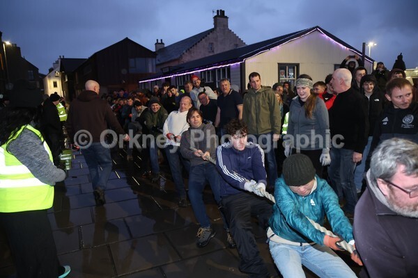 DAD_2056 - Stromness Yule Log Pull
