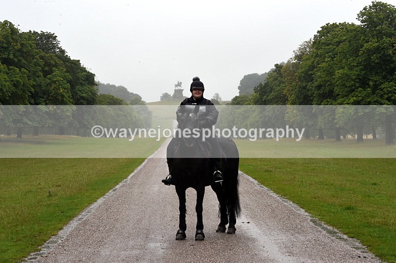 TT3_8563 - Time at Crossing 11:44 to 12:54