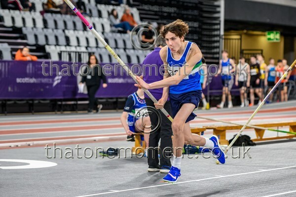 AgeInd25SAT-918165 - Field Male