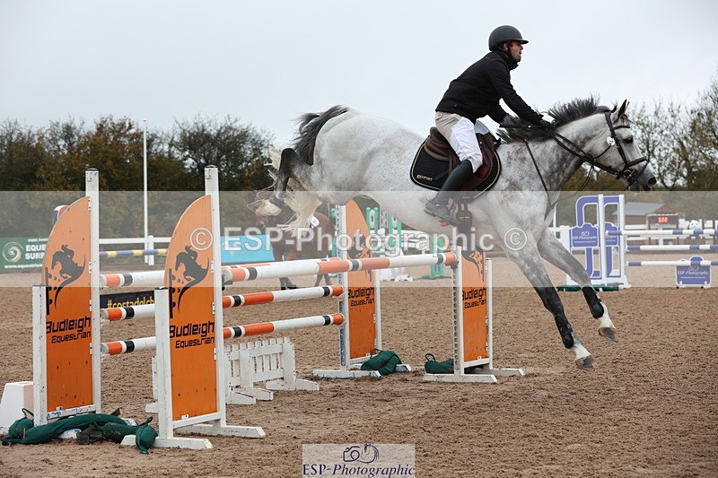 231112A-133726-04565 - Cls 20 Newcomers & 1.10m Open