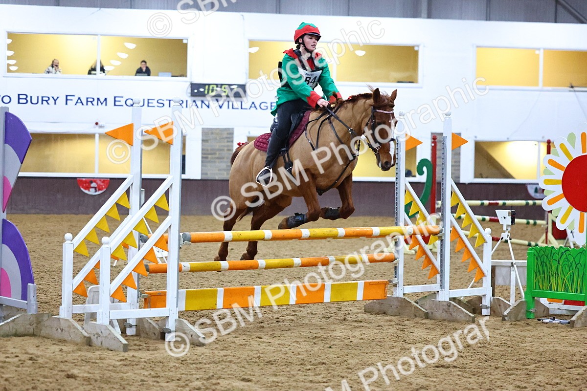 SBM_002665 - Class 6 - Holly & Ivy Stakes - 90cm