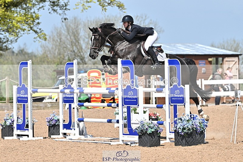 240509A-114000-01255 - Cls 9 Snr 1.20m Open