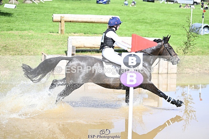 240803-161812-09918 - 269-Lauren_Dawson-BLAKNEYS_DAISY