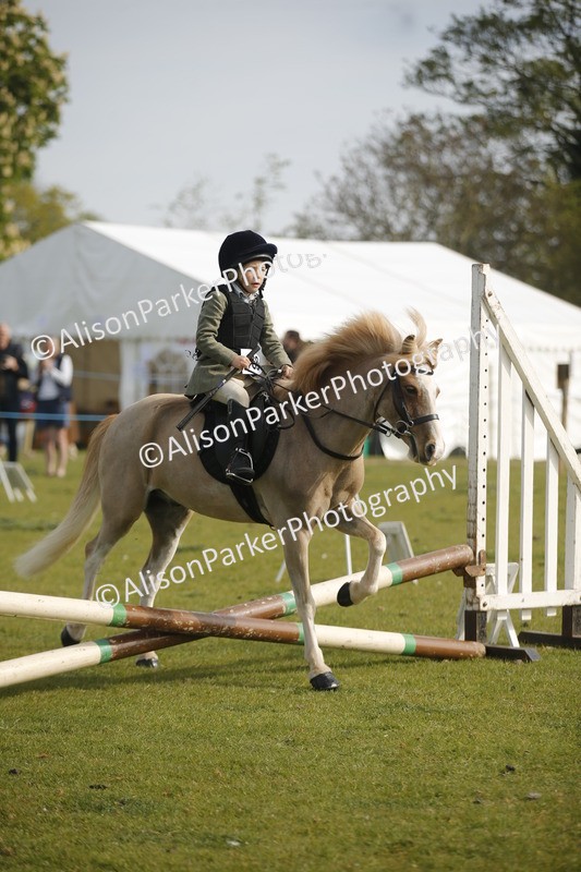 20260426-1044 - Class 1 - Mini Jumping - Lead rein or Assisted
