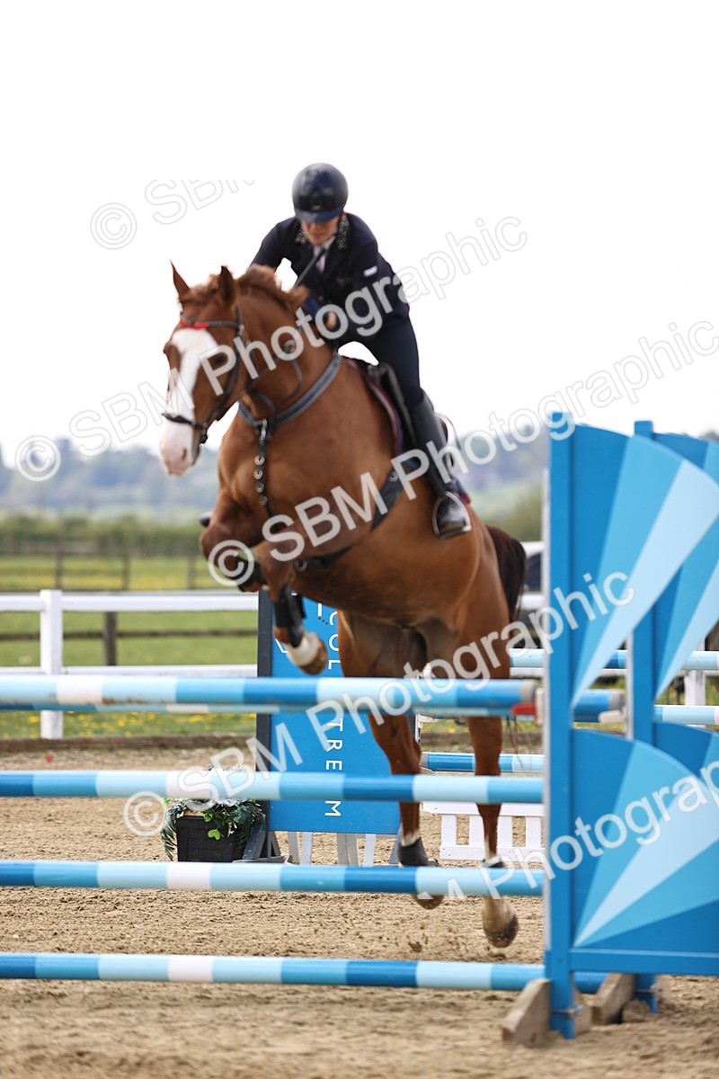 SBM_002214 - Class 11 - Senior newcomers - 1.10m