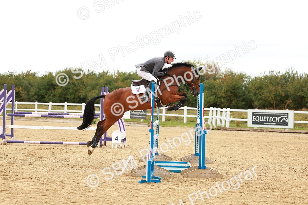 SBM_001510_Class 4 - Senior Newcomers - 110m - Customer Cart- Anthony  17-9-26