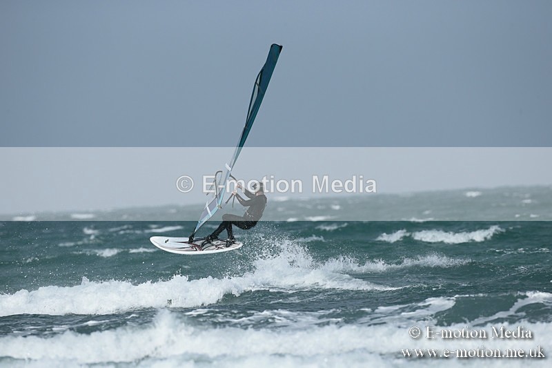 WS 020413-126 - Windsurfing