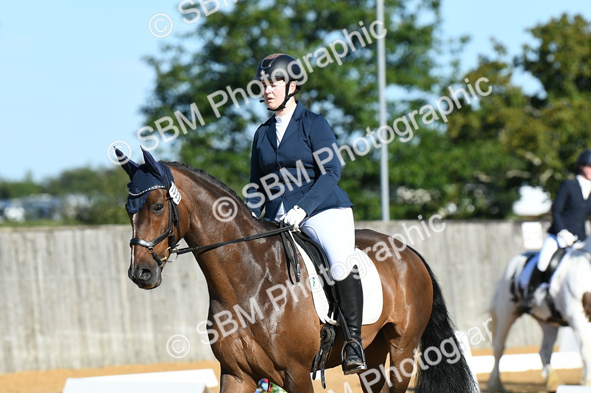SBM_16146 - D4 - Small Tour Championship - Intro B