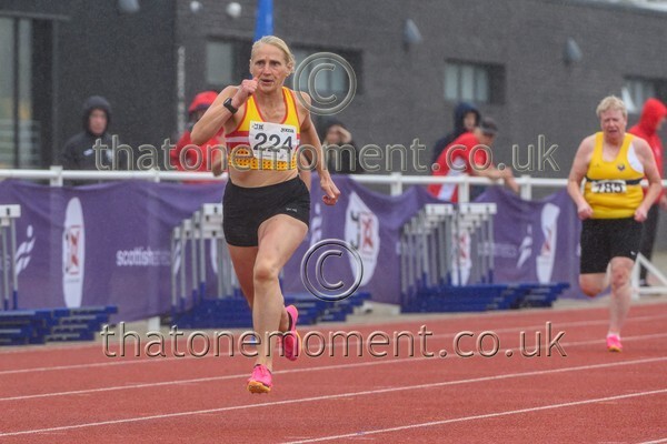 ComMast25-929881 - Track Female Set Two