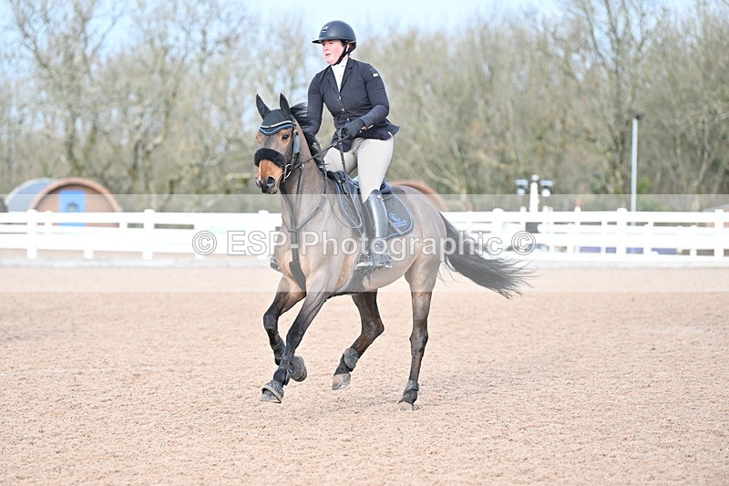 231208A-122833-00703 - Cls 5 Newcomers & 1.10m Open