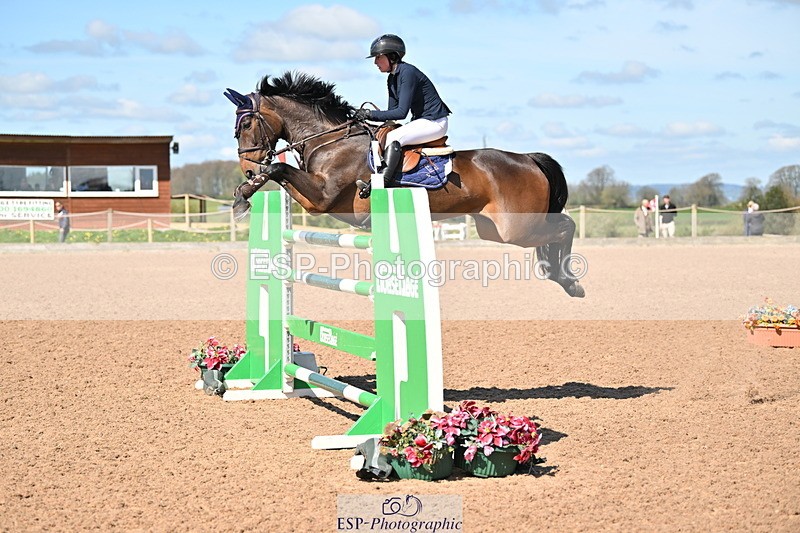 240418A-111957-02541 - Cls 5, 2 Star Medium Tour 1.35m