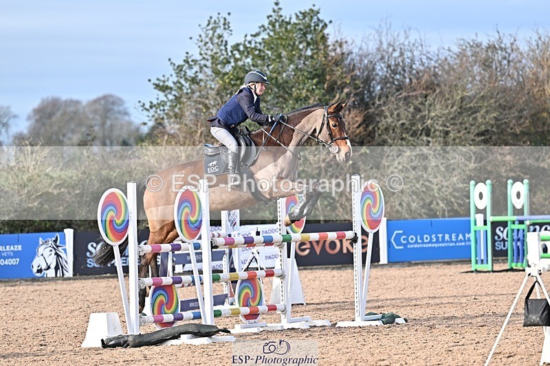 251126-122208-00435 - Cls 4 Newcomers and 1.10m