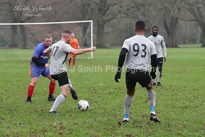 9KJS2806 - Pitch 1. AFC Spinney vs FC TEQ. 2025-12-07 Abington Park.