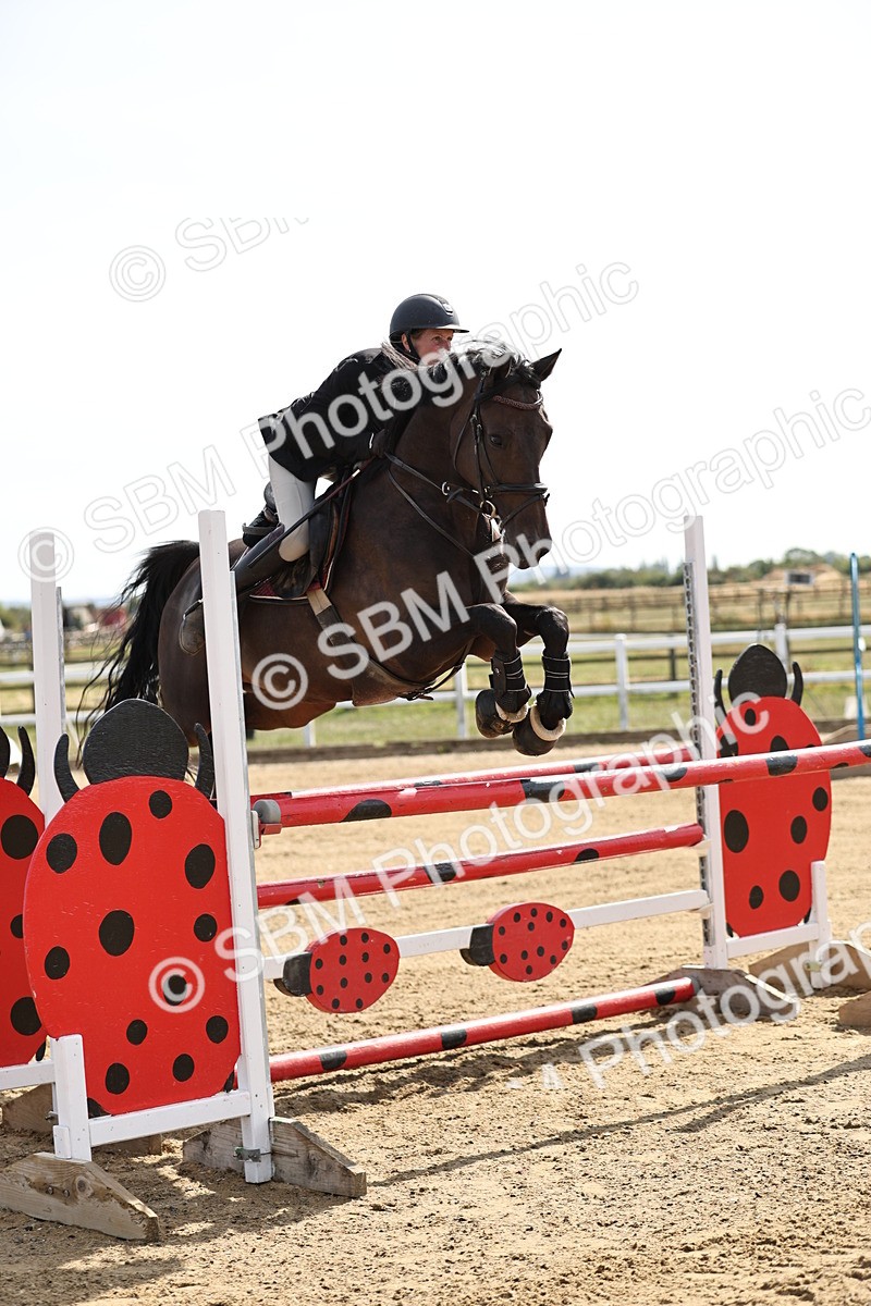 SBM_005063 - Class 6 = Senior Newcomers - 1.10m Open