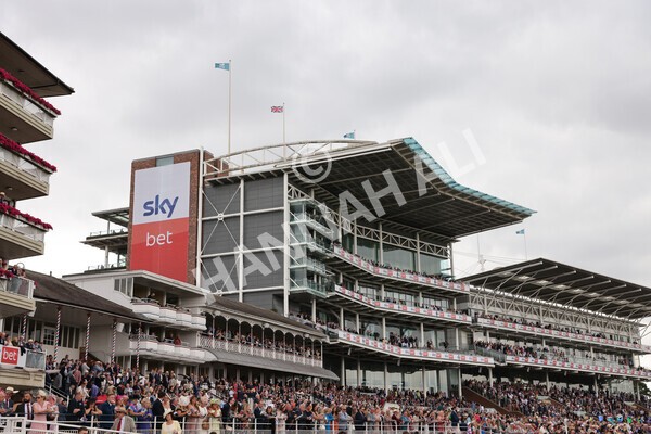 yr18082022r1-10 - Race 1 1.50pm Sky Bet Lowther Stakes